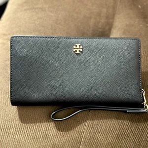 Tory Burch bi fold wallet